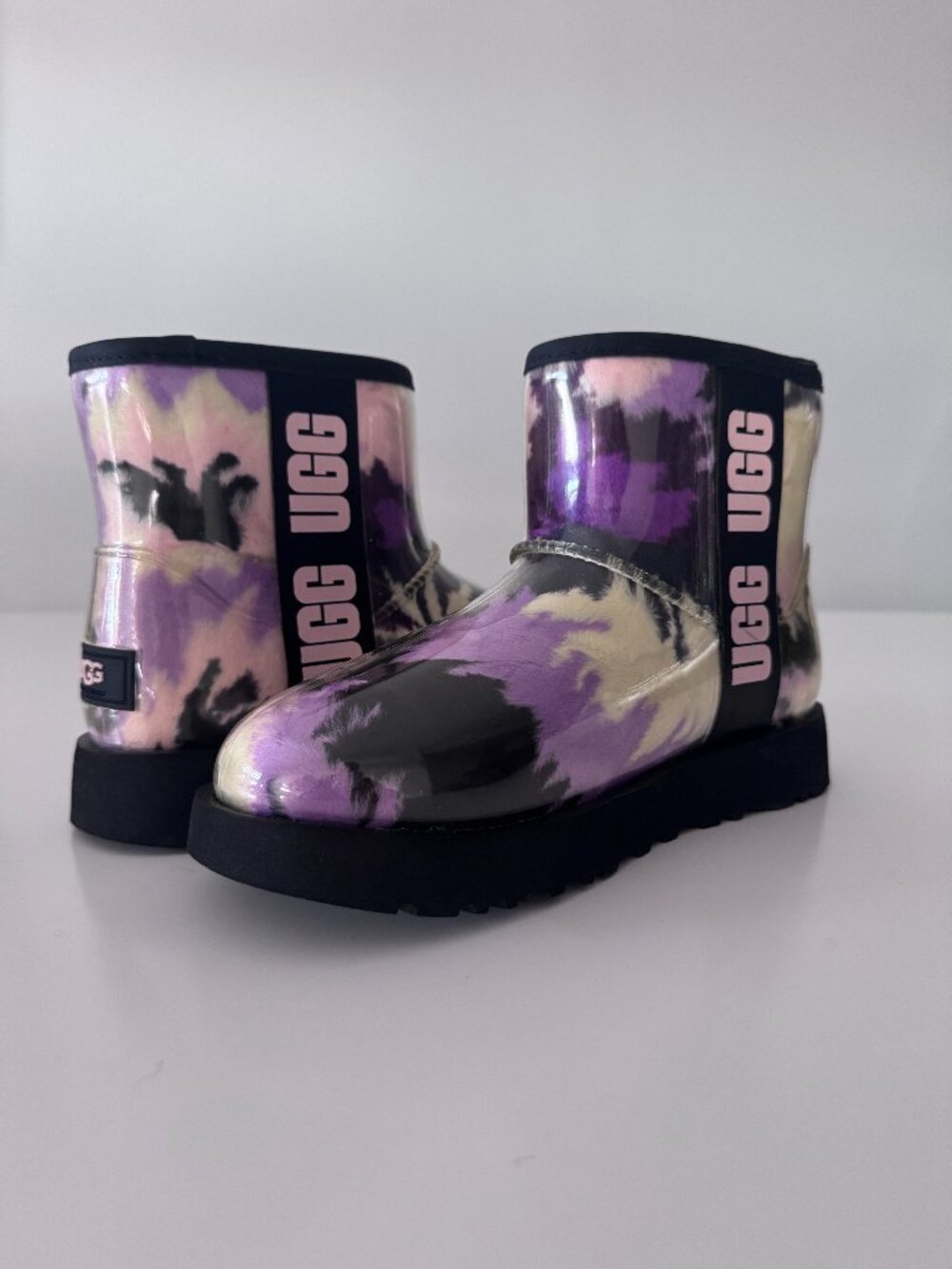 UGG Classic Clear Mini Boots in Tie Dye NEW, Size 5